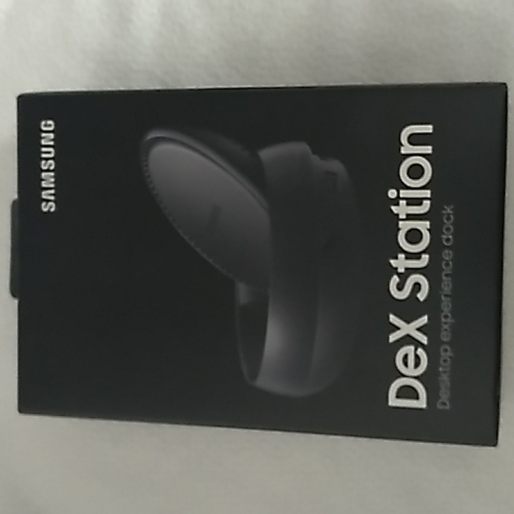Samsung DeX Station EE-MG950